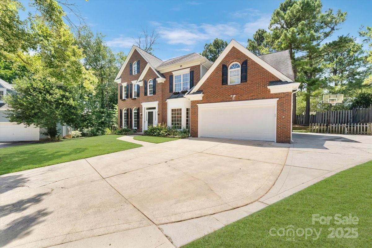 Property Photo: 1524 Candlewyck Court NC 28081