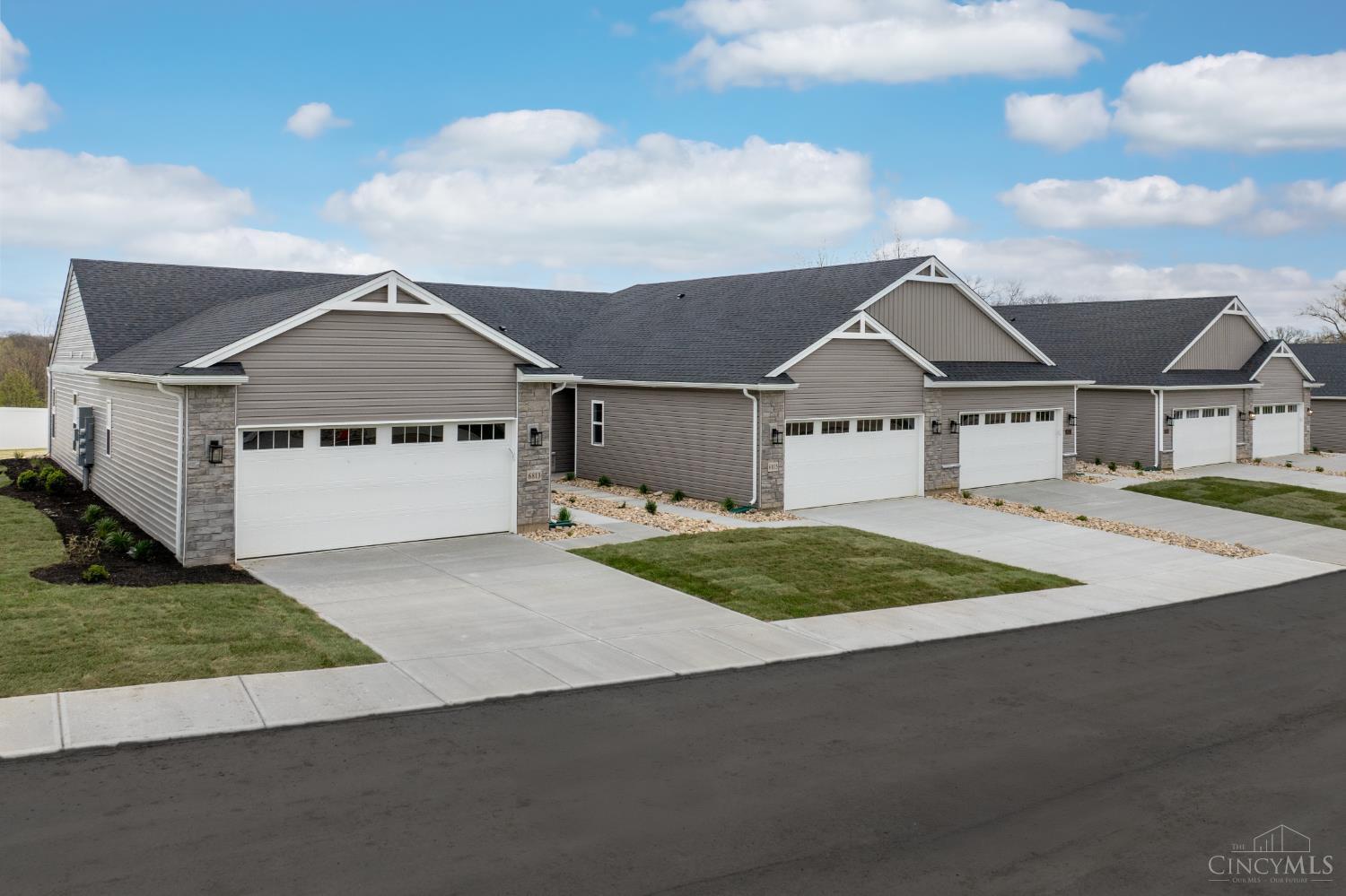 6833 Traditions Street  Middletown OH 45044 photo