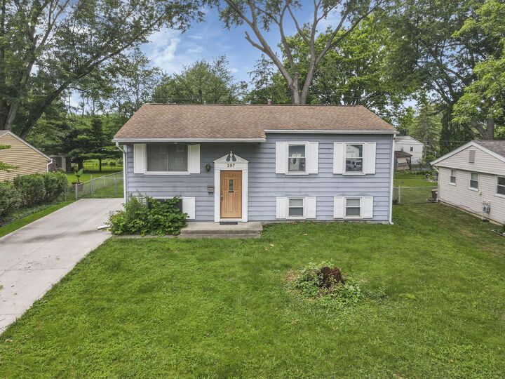 Property Photo: 297 Haymarket Place OH 43230