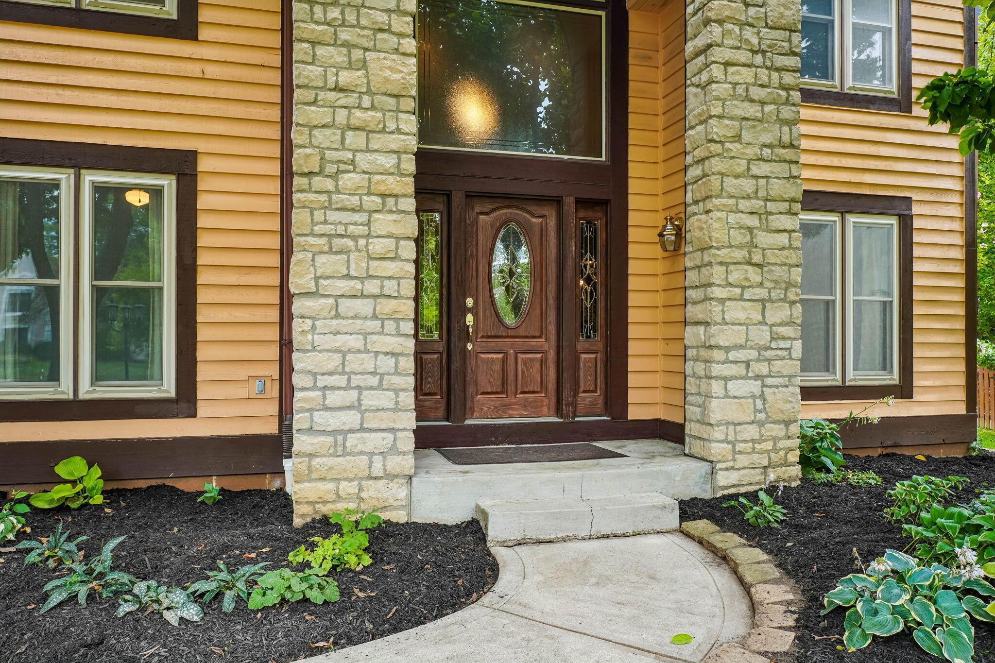 Property Photo: 4867 Sarasota Court OH 43026