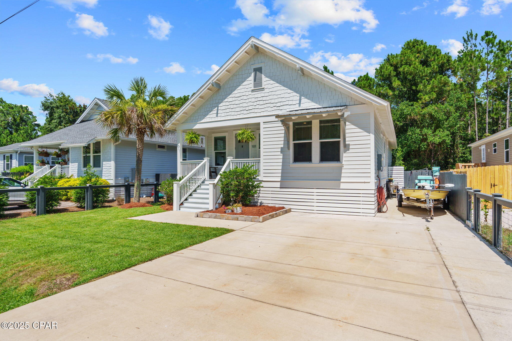 Property Photo: 101 N 6th FL 32459