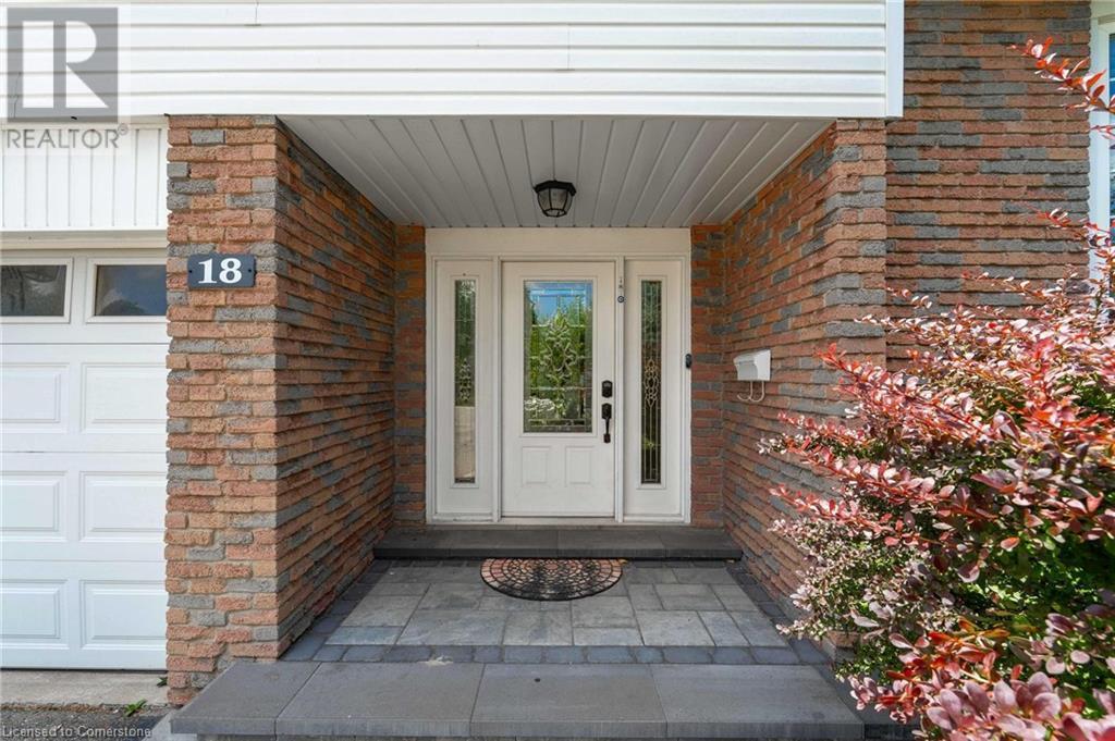 Photo de la propriété: 18 Norman Avenue ON L7J 2R4