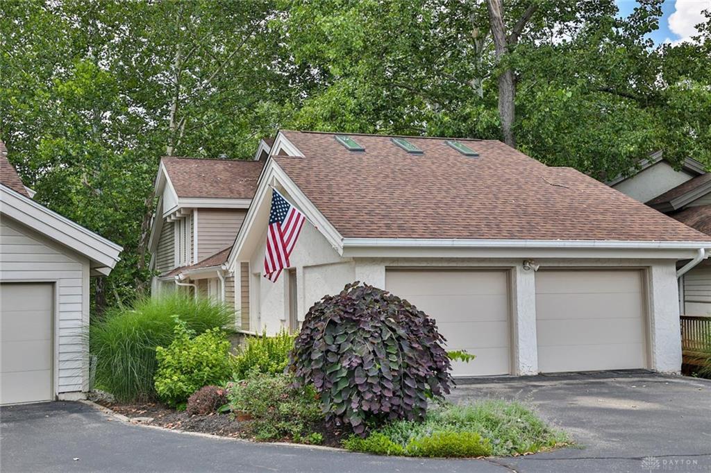 Property Photo:  1464 W Alex Bell Road  OH 45459 