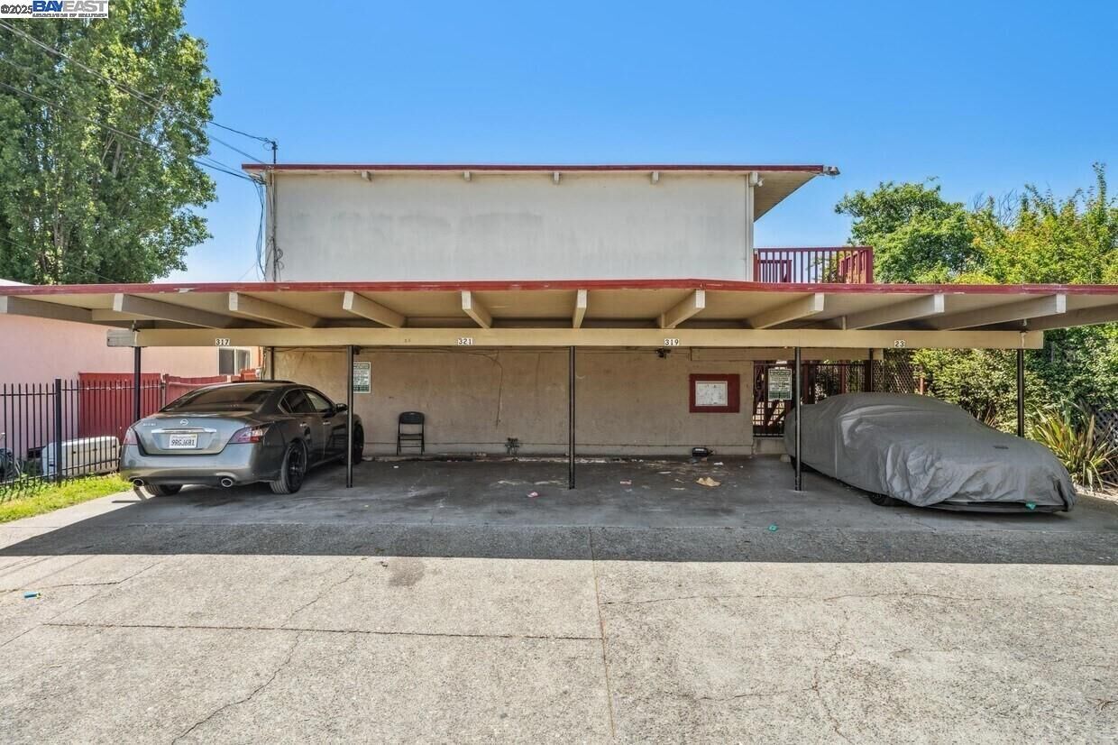 Property Photo: 317 S 26th St CA 94804