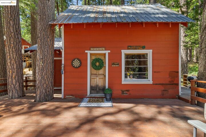 Property Photo:  22742 Conifer Court  CA 95335 