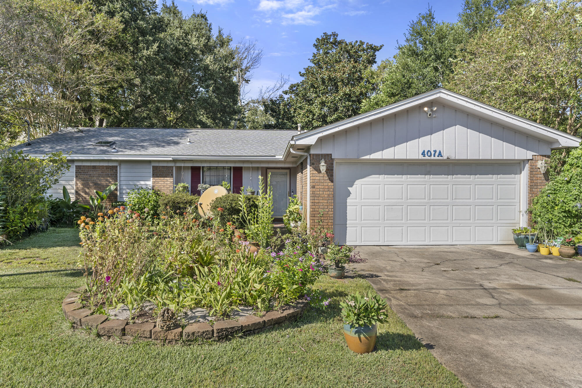 Property Photo: 407A NW Holmes Boulevard FL 32548