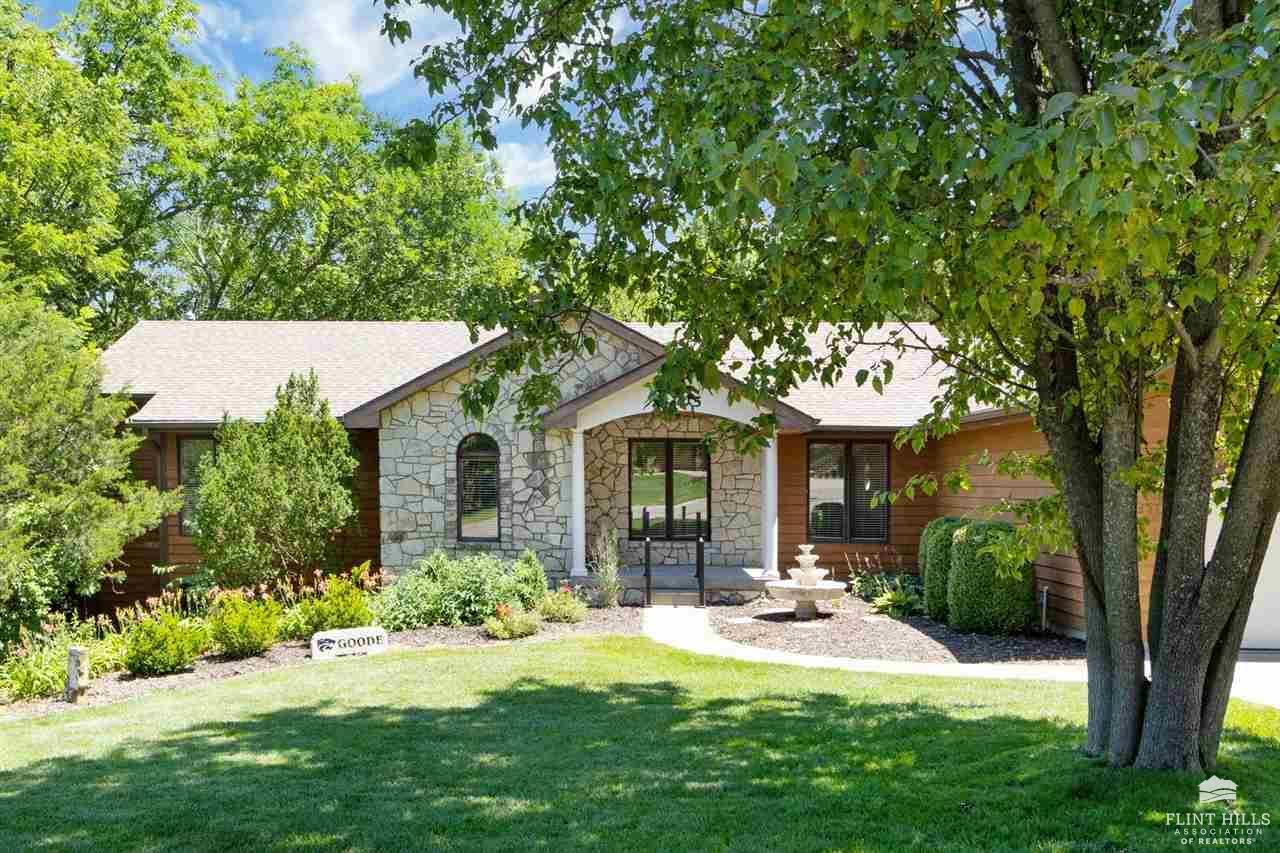 Property Photo: 3105 Harahey Ridge KS 66502