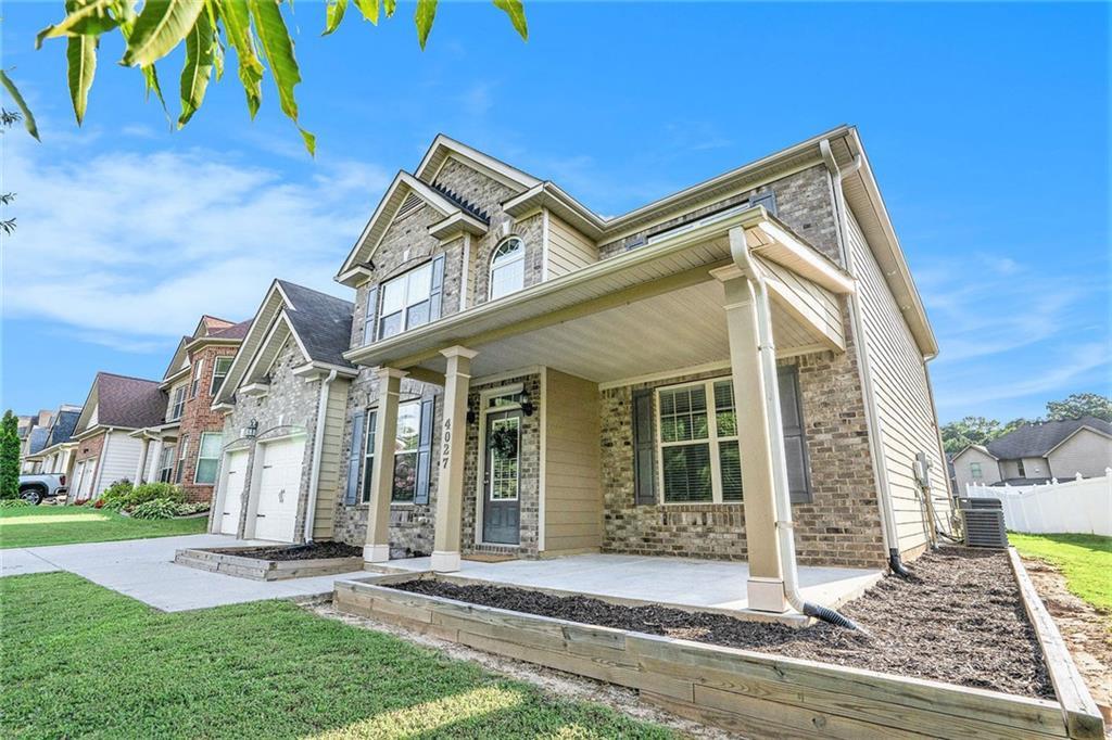Property Photo: 4027 Dinmont Chase GA 30349