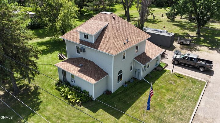 Property Photo:  715 4th Street  ND 58433 