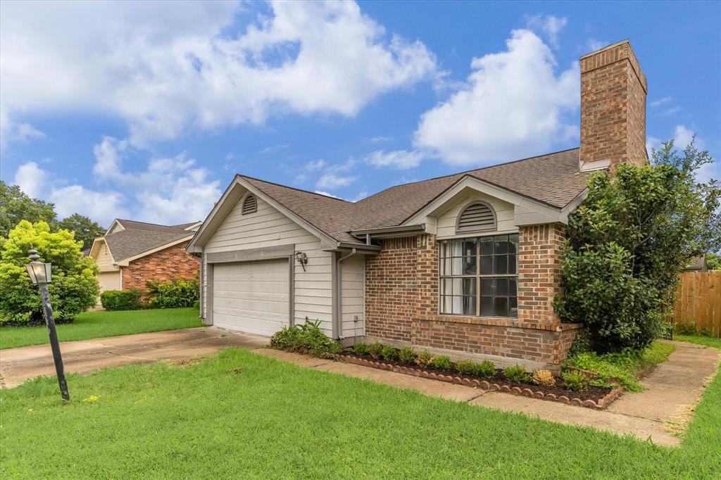 Property Photo: 3139 Meadway Drive TX 77082