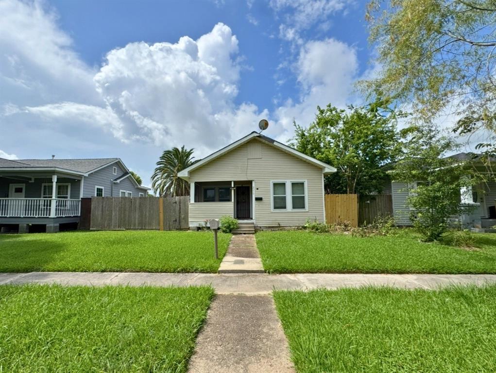 3215 Illinois Street  Baytown TX 77520 photo