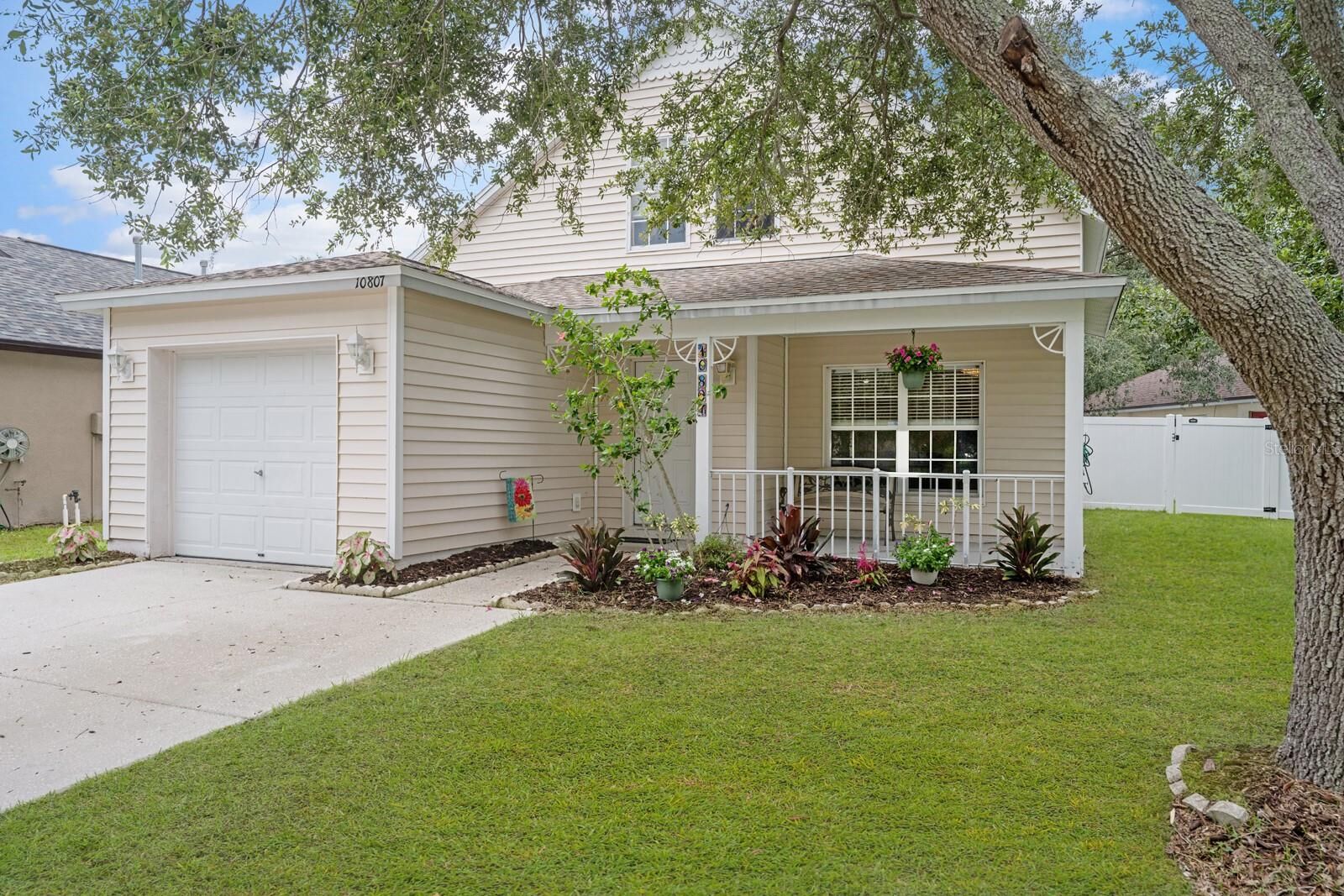Property Photo:  10807 Shasta Court  FL 33569