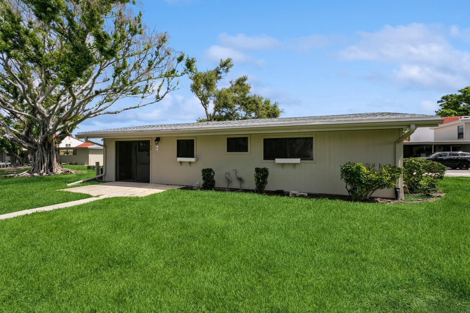 Property Photo: 500 Park Boulevard S 99 FL 34285