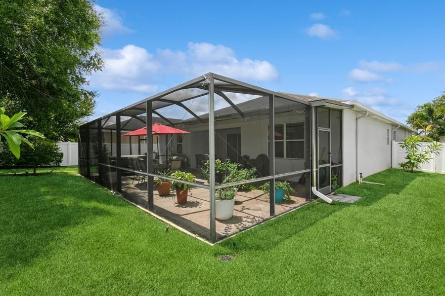 Property Photo: 2639 Yukon Cliff Drive FL 33570