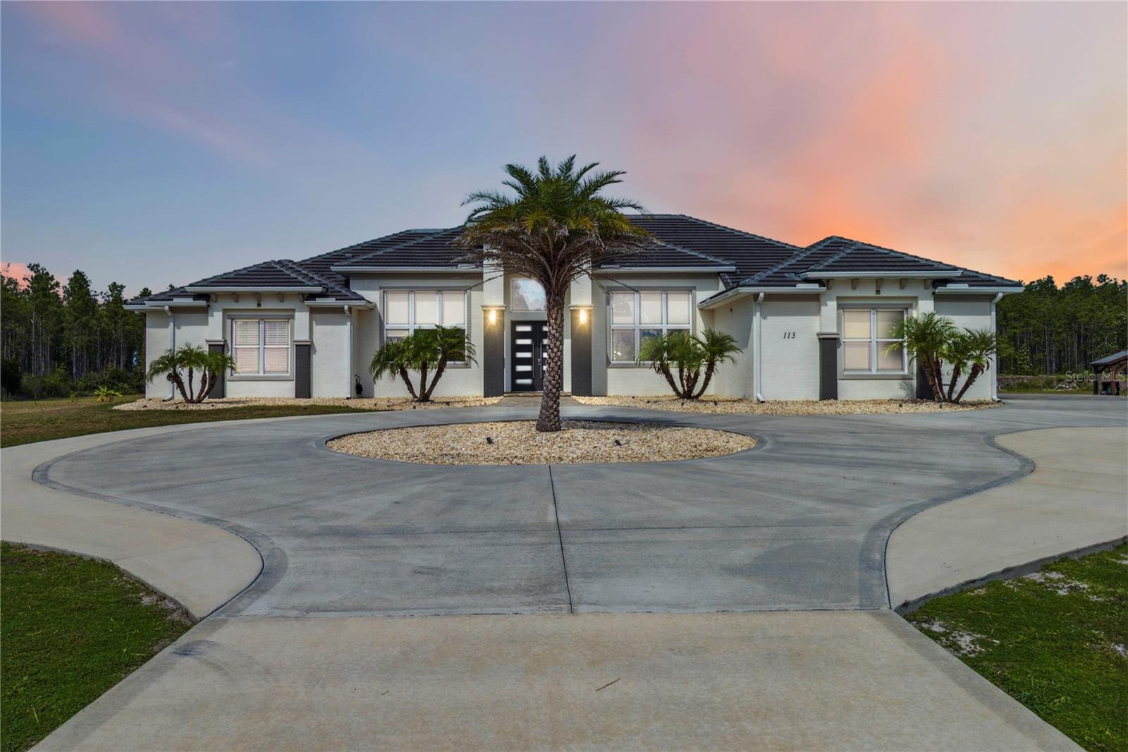 Property Photo: 113 Spring Rise Circle FL 32110