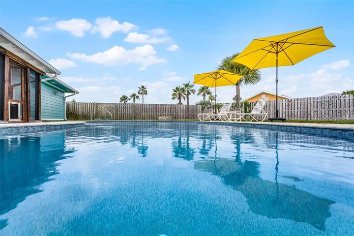 Property Photo: 13 Seabridge Drive FL 32176