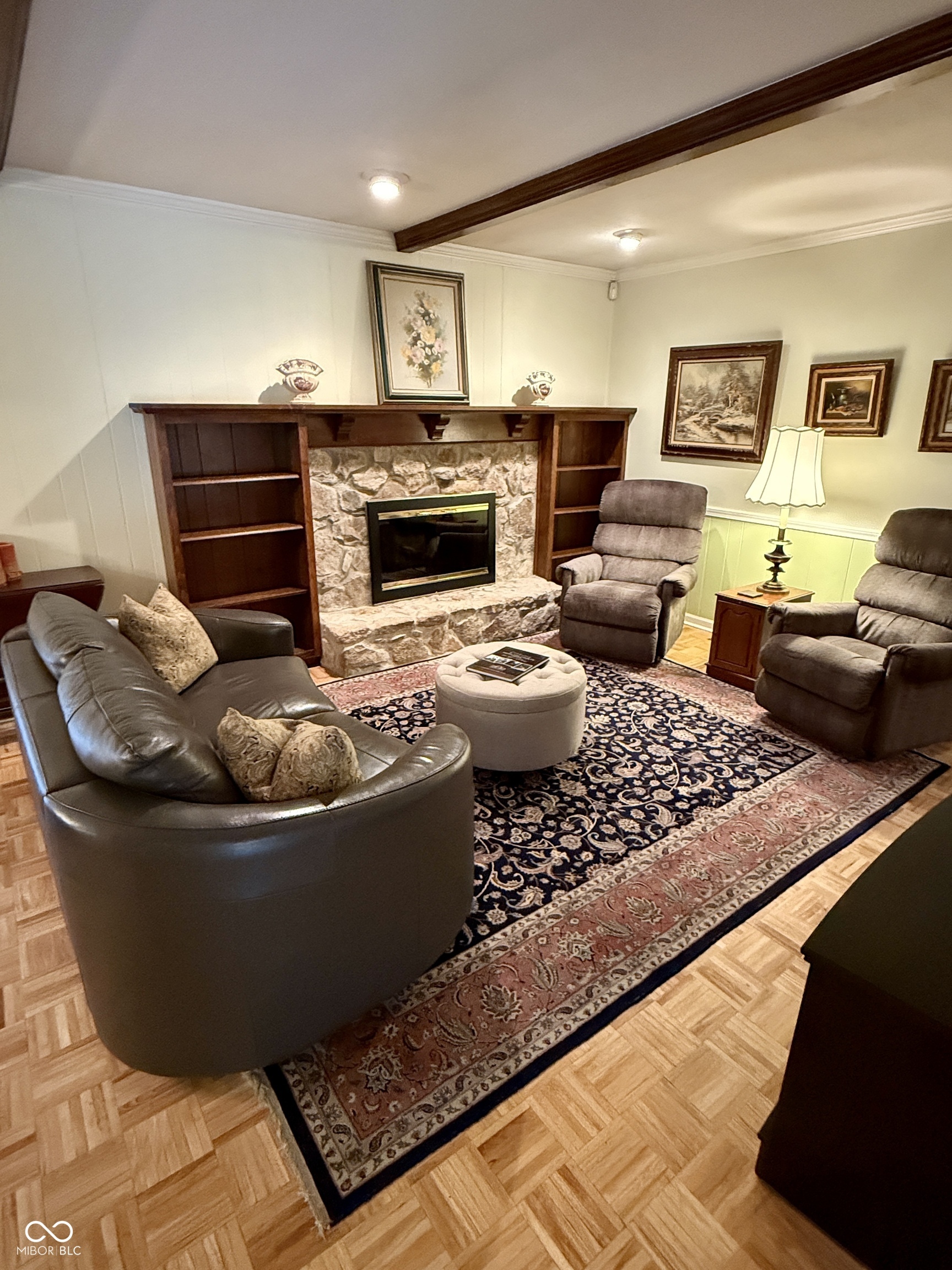 Property Photo: 511 Canterbury Court IN 46060