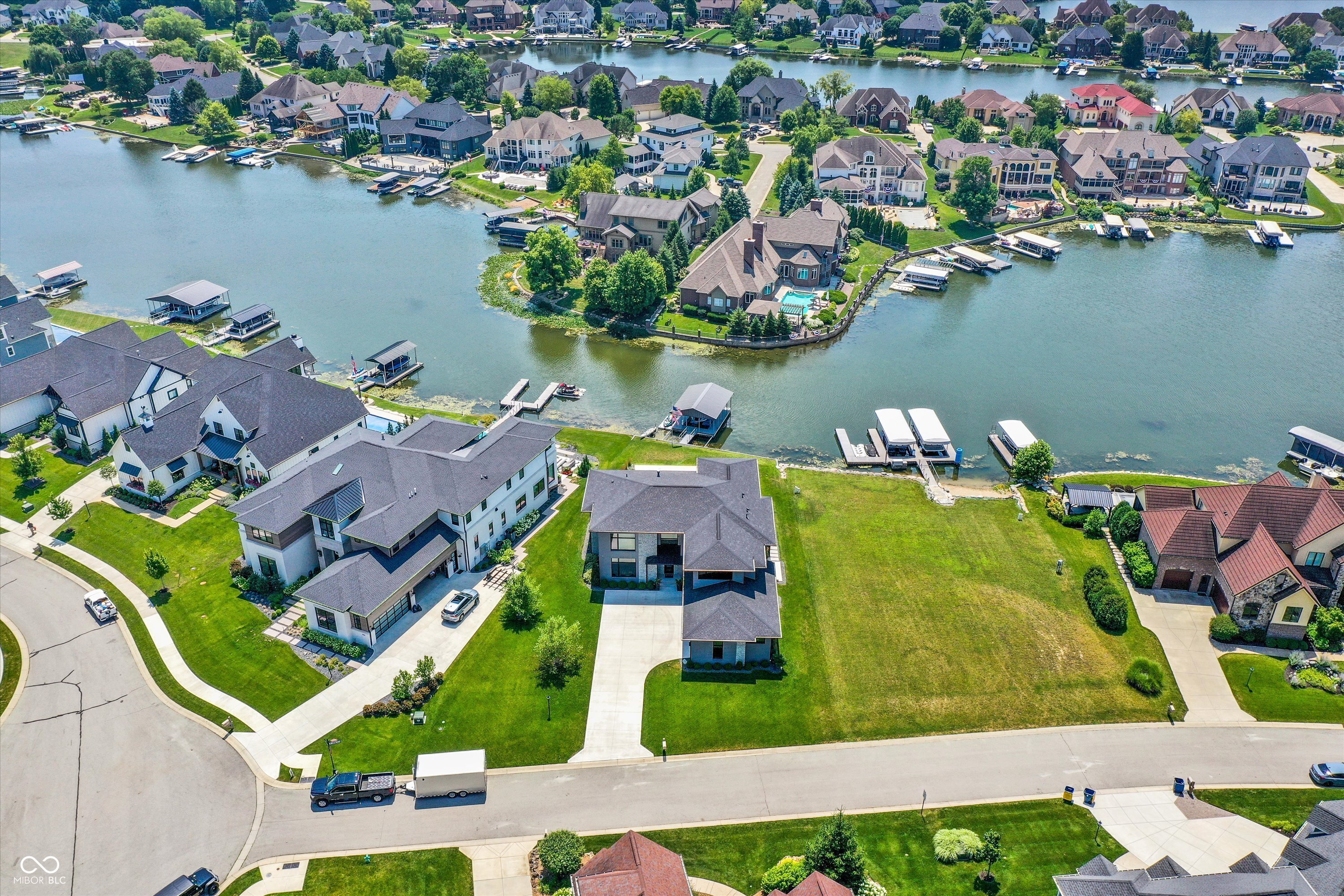 Property Photo: 13417 Cambridge Cove Way IN 46055