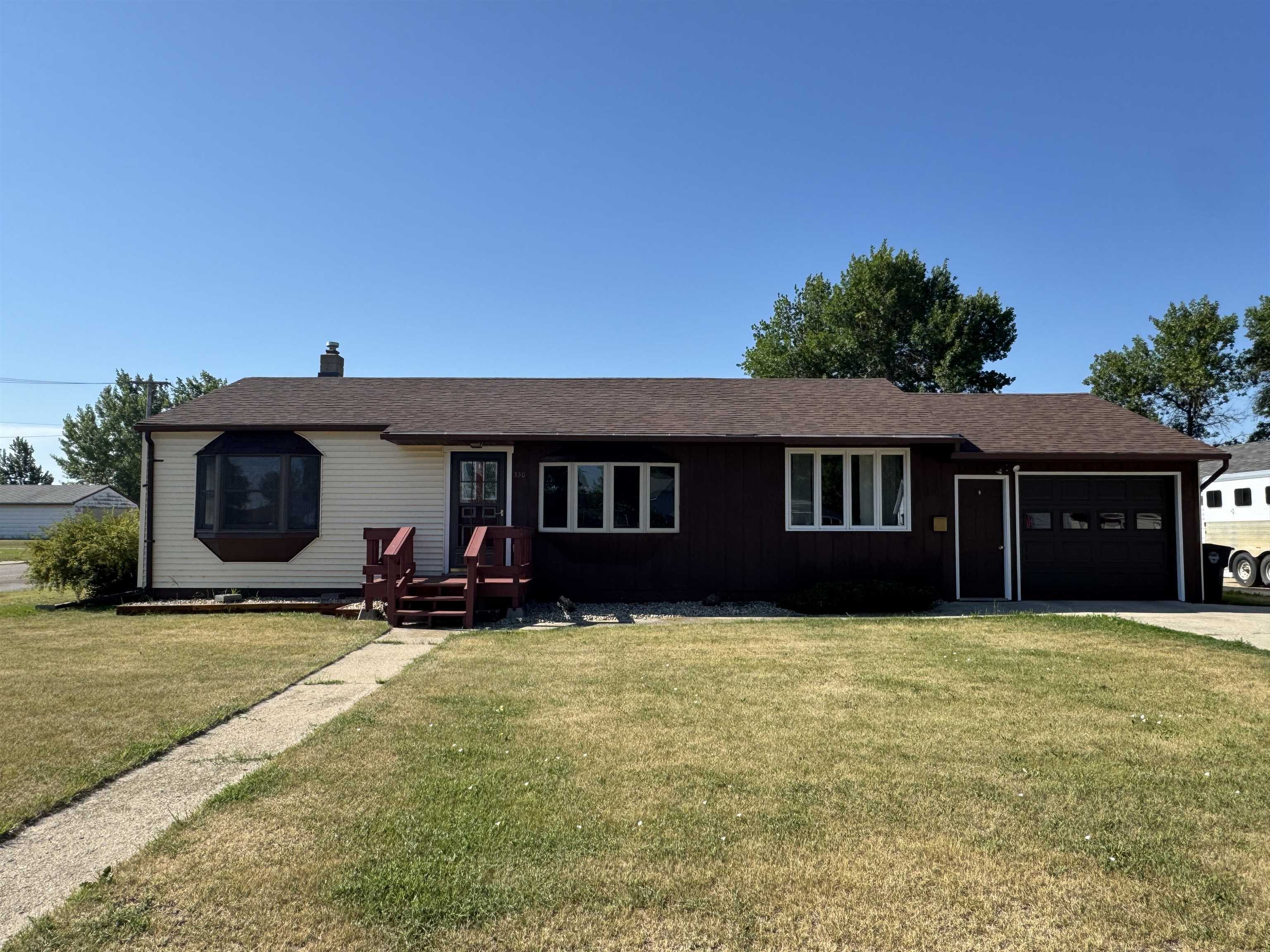 Property Photo: 330 SE 7th Ave ND 58784
