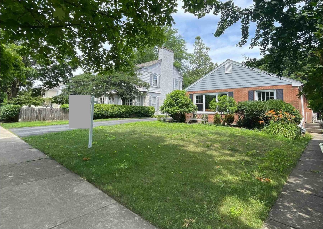 Property Photo: 72 Atteridge Road IL 60045