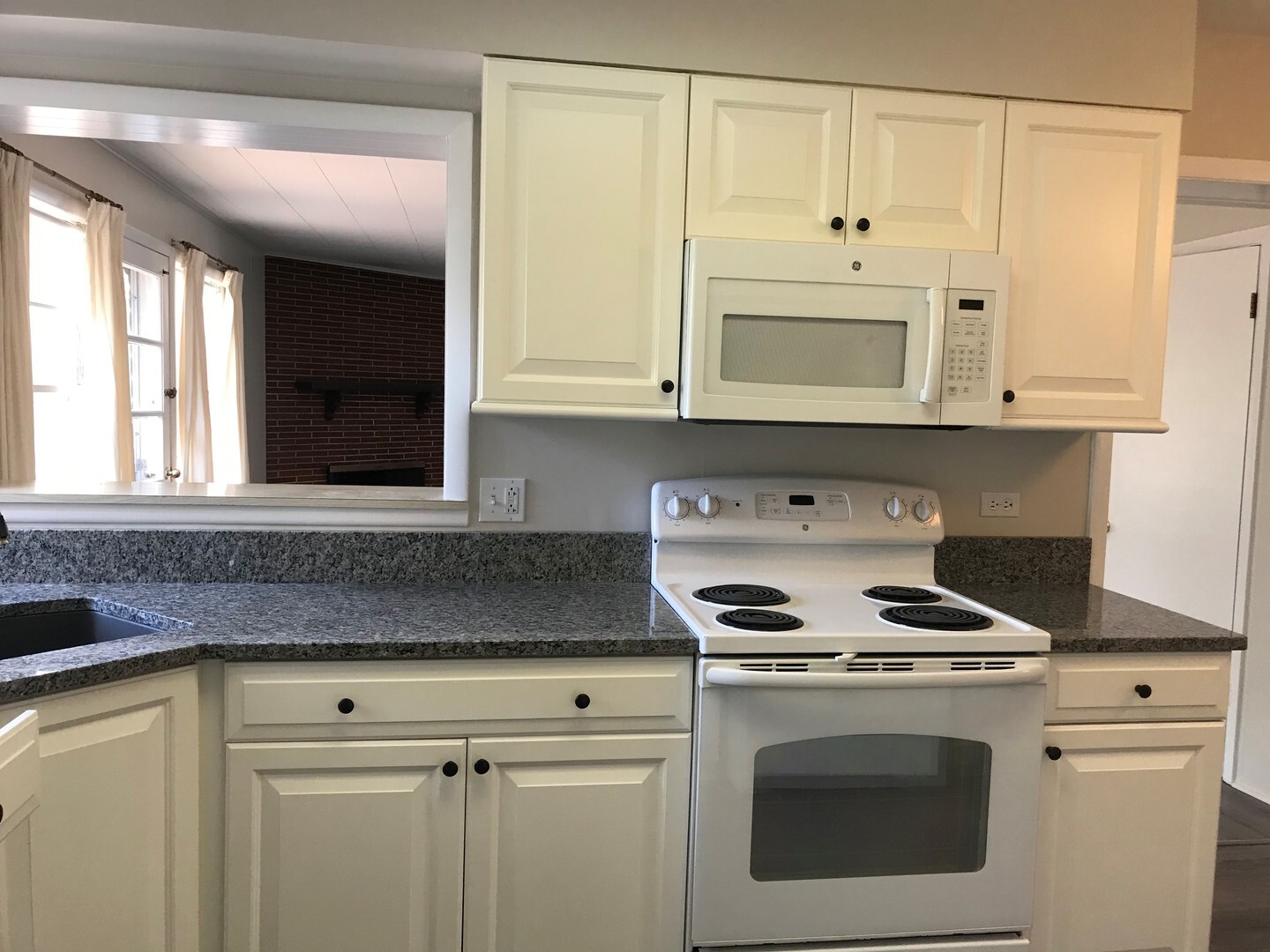 Property Photo: 1948 Lincoln Avenue IL 60062