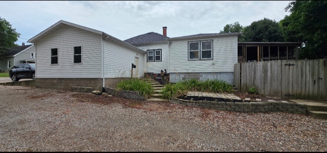 Property Photo: 402 N Joselyn Street IL 61745
