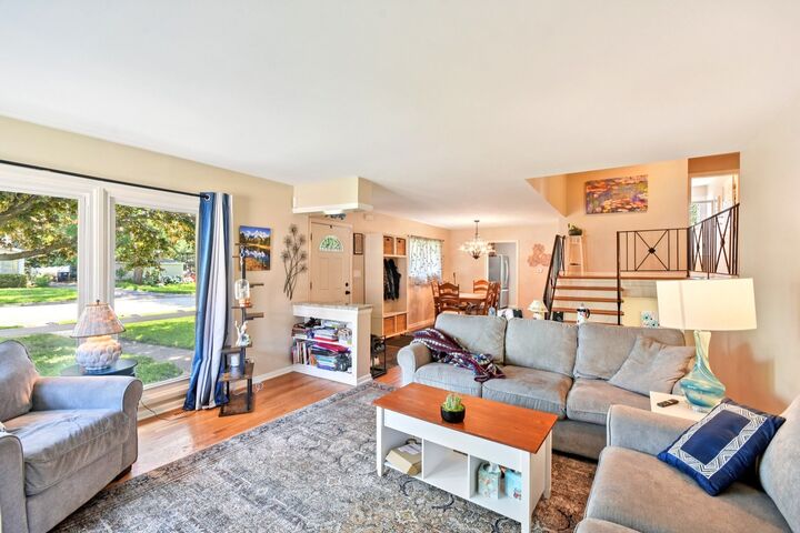 Property Photo:  816 Appletree Lane  IL 60015 