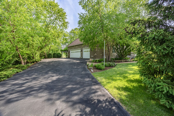 Property Photo:  660 Birch Hollow Drive  IL 60002 