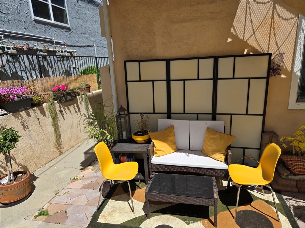 Property Photo: 1129 1/2 N Clark Street 1129 1/2 CA 90069