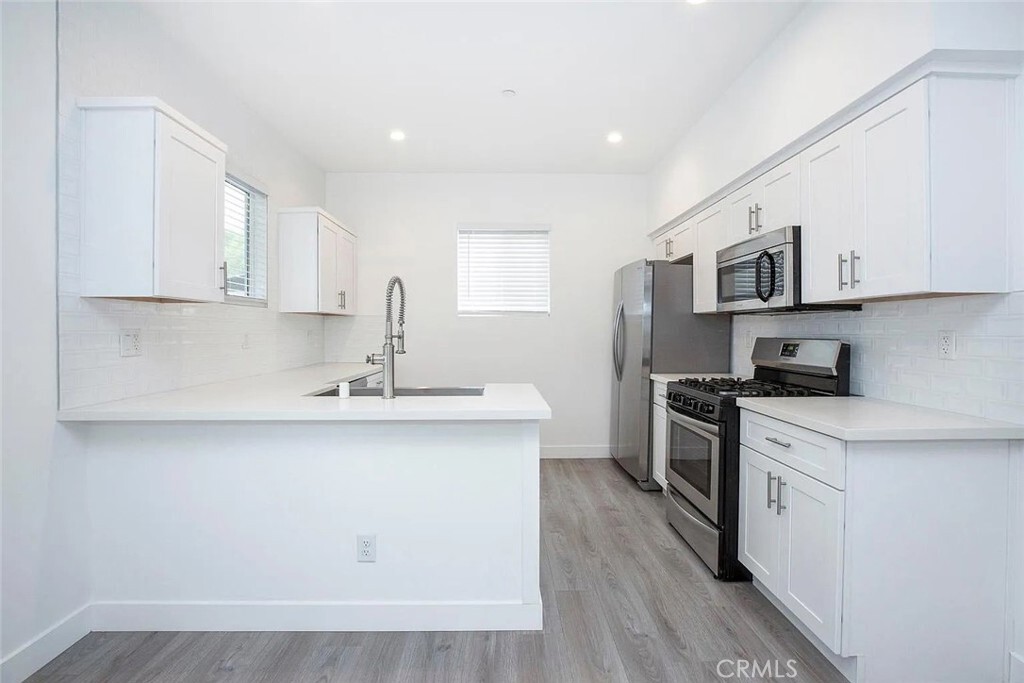 Property Photo: 5026 1/2 Cleon Avenue CA 91601