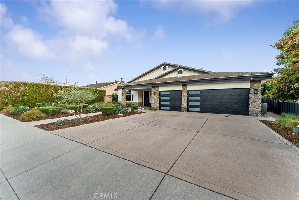 Property Photo:  810 E Dalton Avenue  CA 91741 