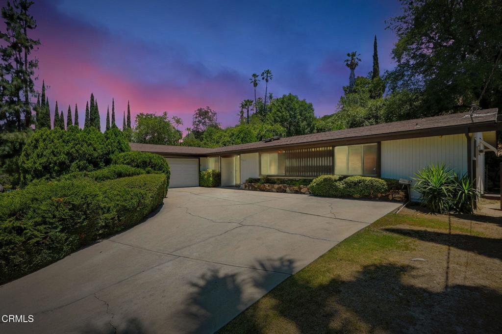 Property Photo:  20877 Kelvin Place  CA 91367 