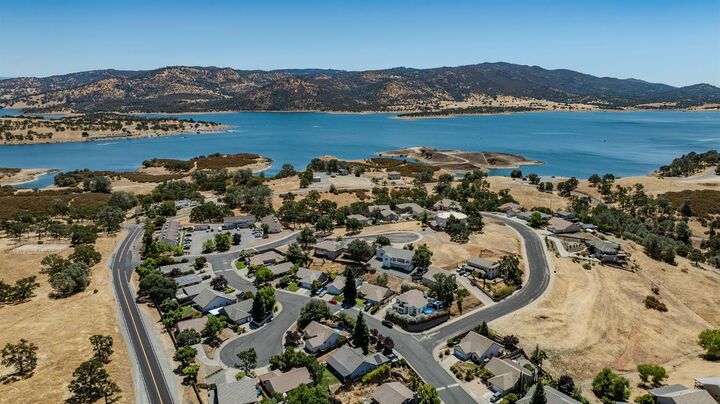 Property Photo:  1021 Mockingbird Lane  CA 95252 