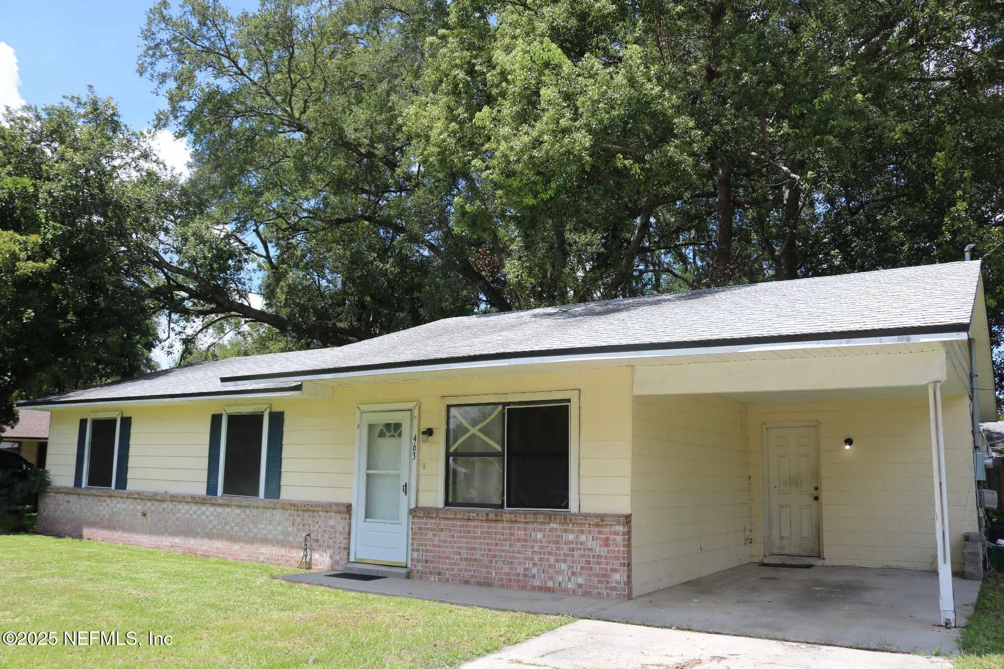 Property Photo: 463 Melrose Court FL 32043
