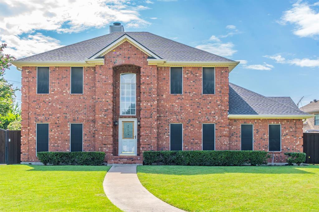 Property Photo: 306 Foxwood Court TX 75098