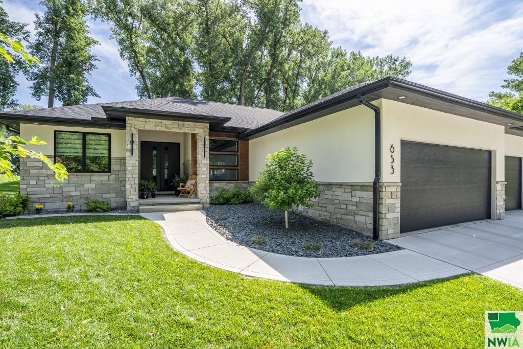Property Photo:  653 E Sawgrass Trl  SD 57049 
