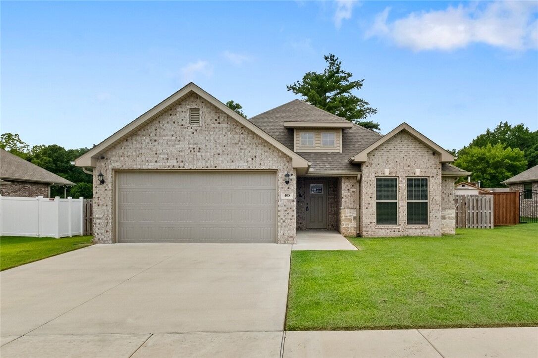 Property Photo:  408 Fox Circle  AR 72751 