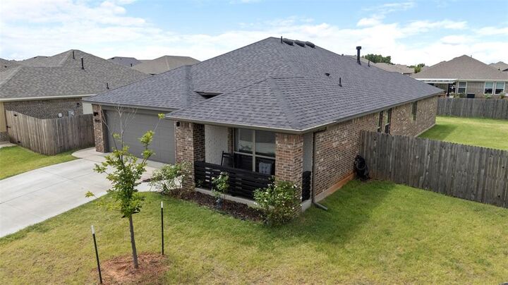 Property Photo: 18641 Como Drive OK 73012