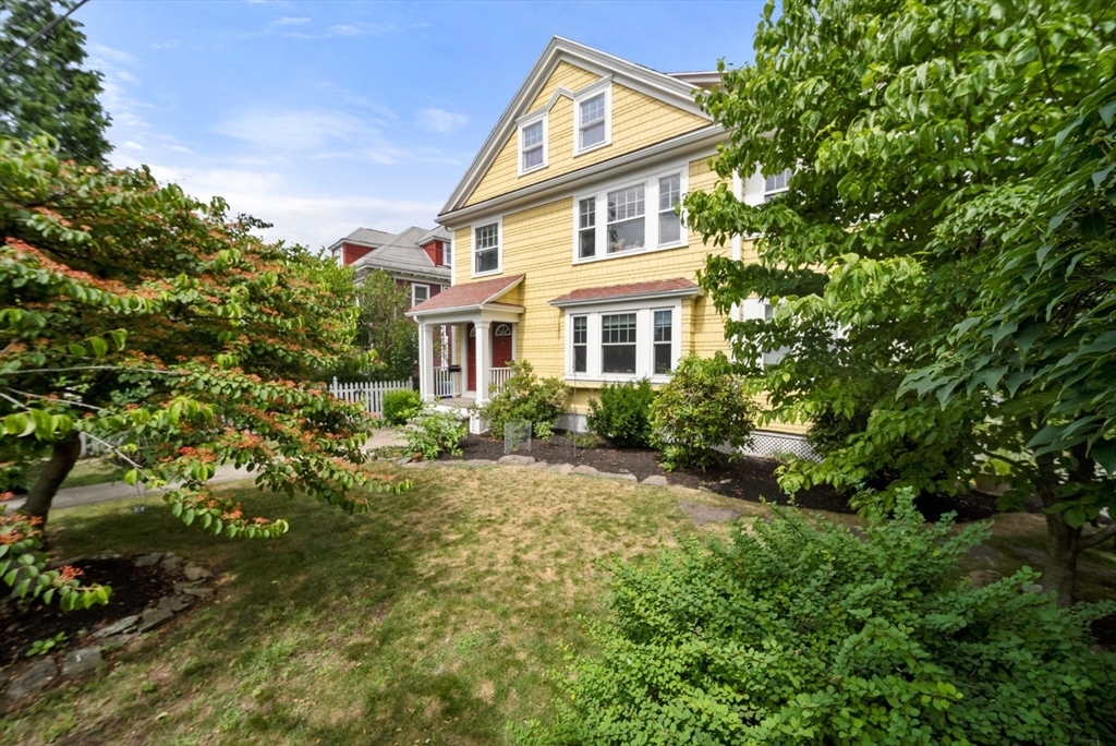 Property Photo: 7 Pine Street 7 MA 02478