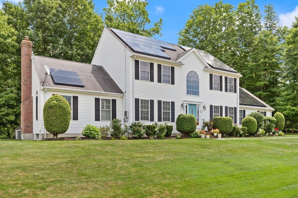 Property Photo:  1 Dogwood Ln  MA 01757 