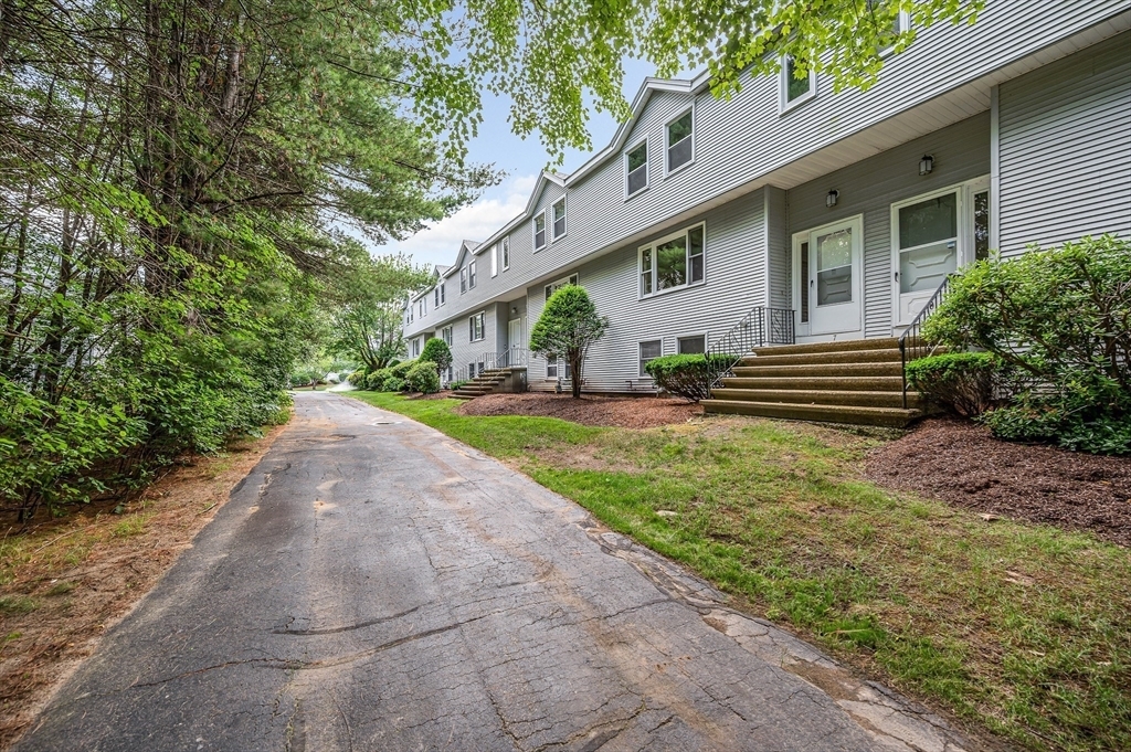 Property Photo:  7 Villa Roma Dr, 7  MA 01876 