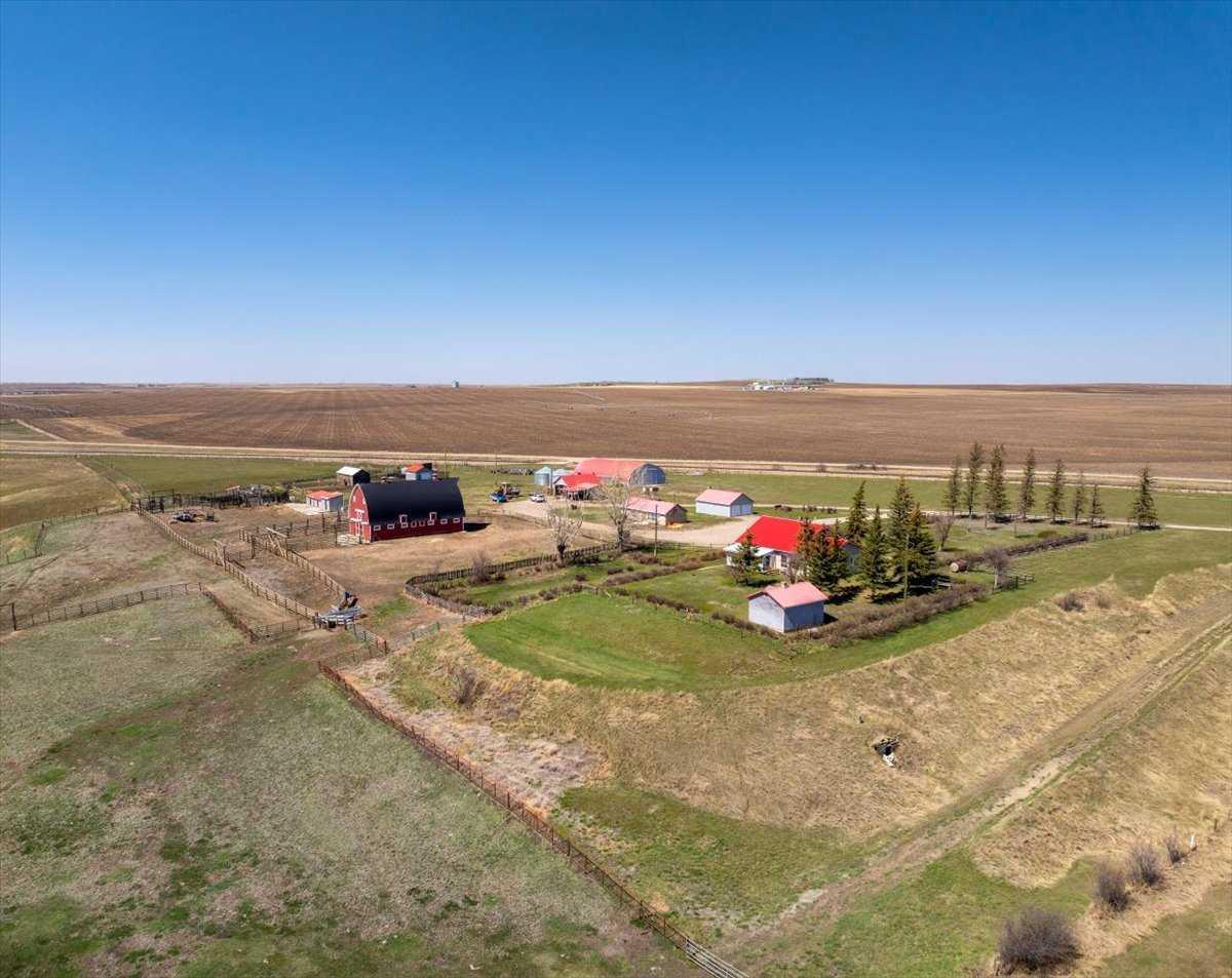 204050 RR 245  Rural Vulcan County AB T0L 1P0 photo