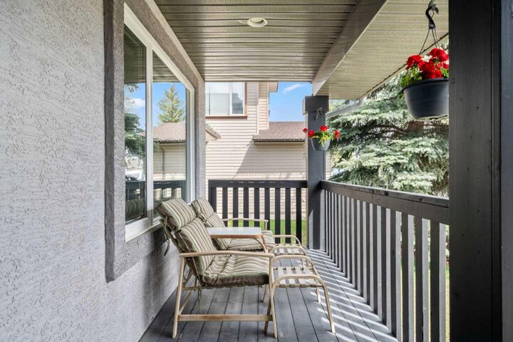Property Photo:  450 Cimarron Circle  AB T1S 1S1 