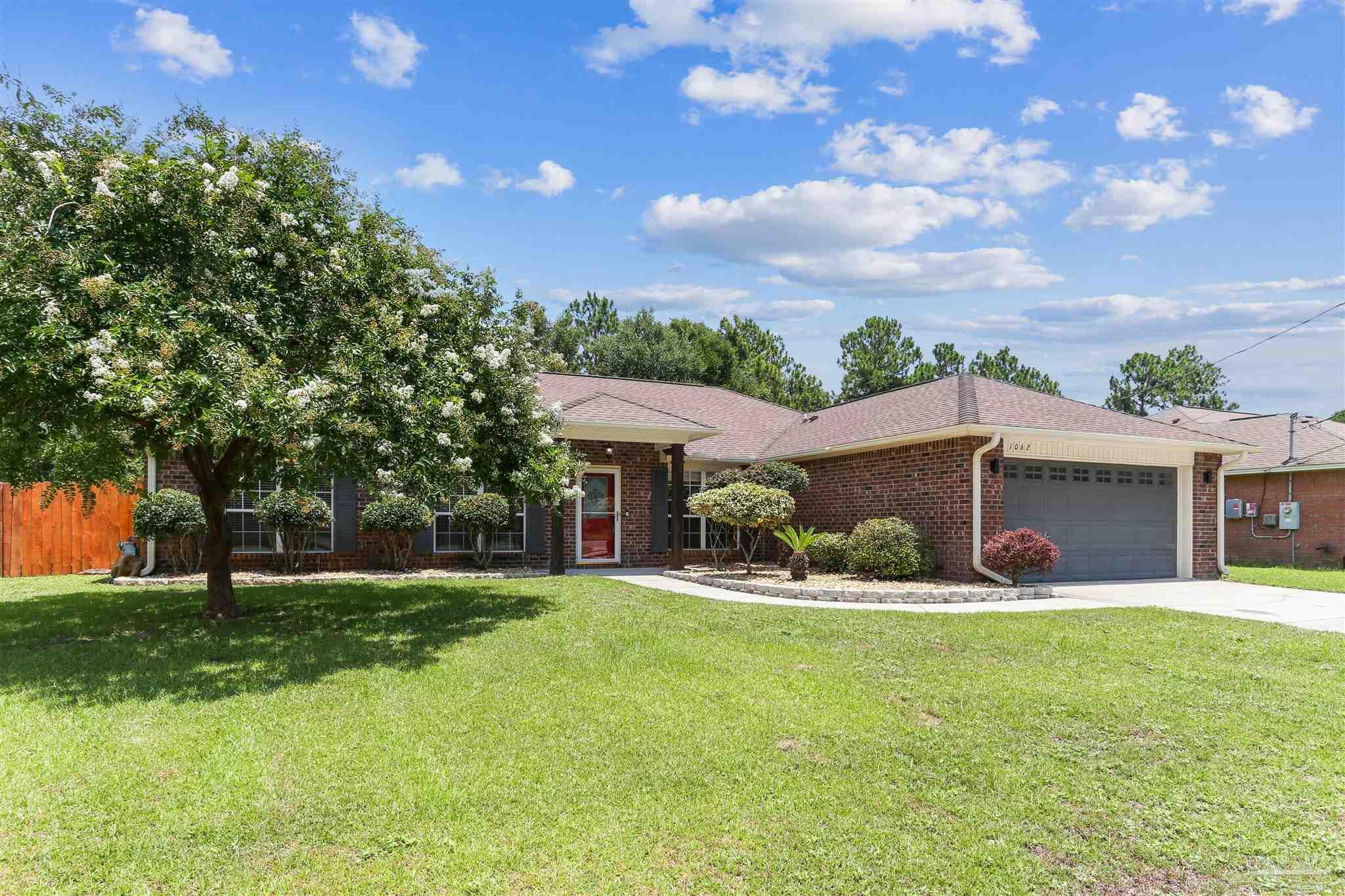 Property Photo:  1062 Joaquin Rd  FL 32506 