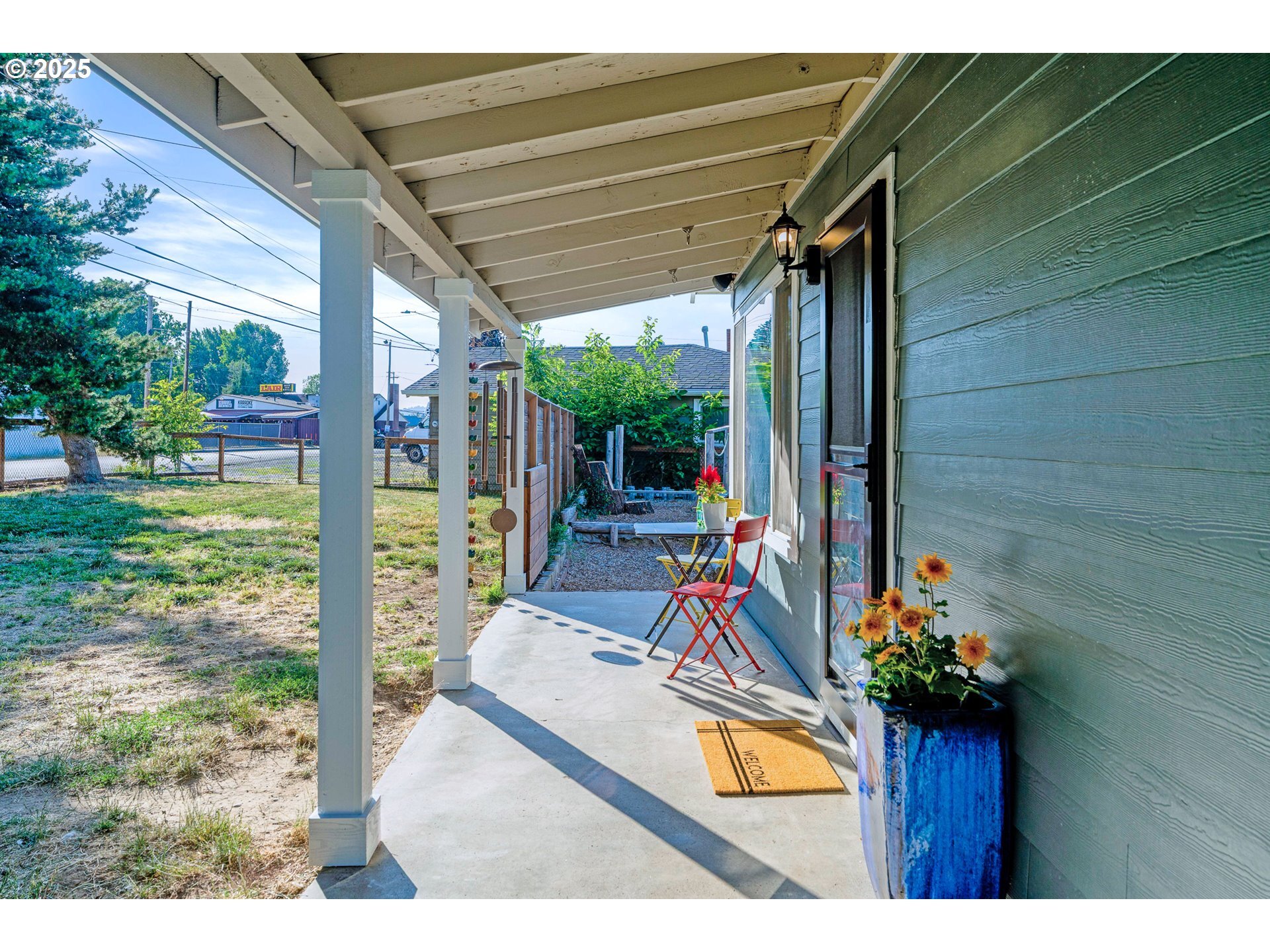 Property Photo: 17808 SE Addie St OR 97267