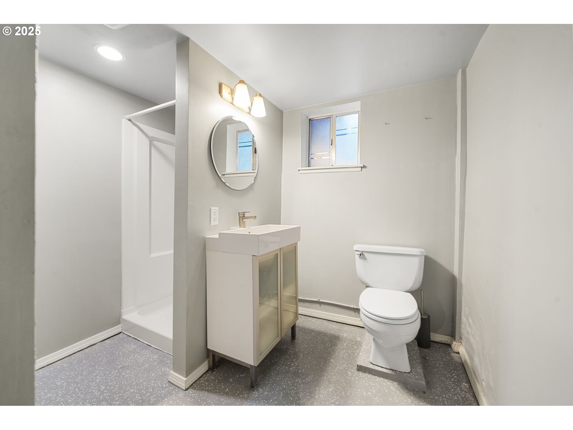 Property Photo: 3738 SE Schiller St OR 97202