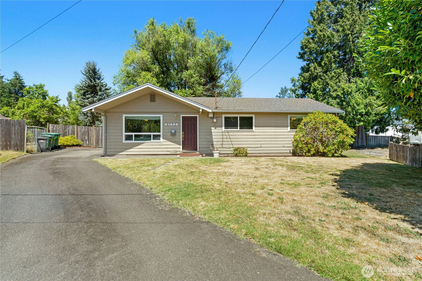 Property Photo: 21502 52nd Place W WA 98043
