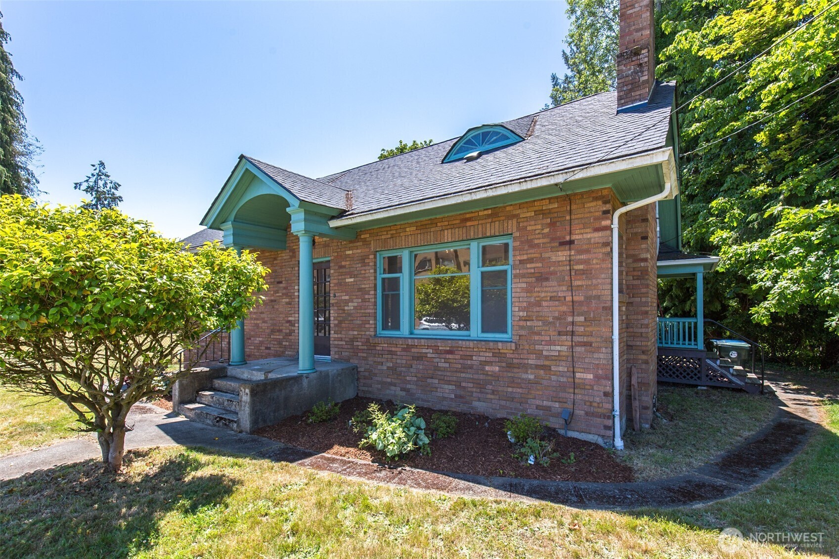Property Photo: 314 E 2nd Street WA 98362