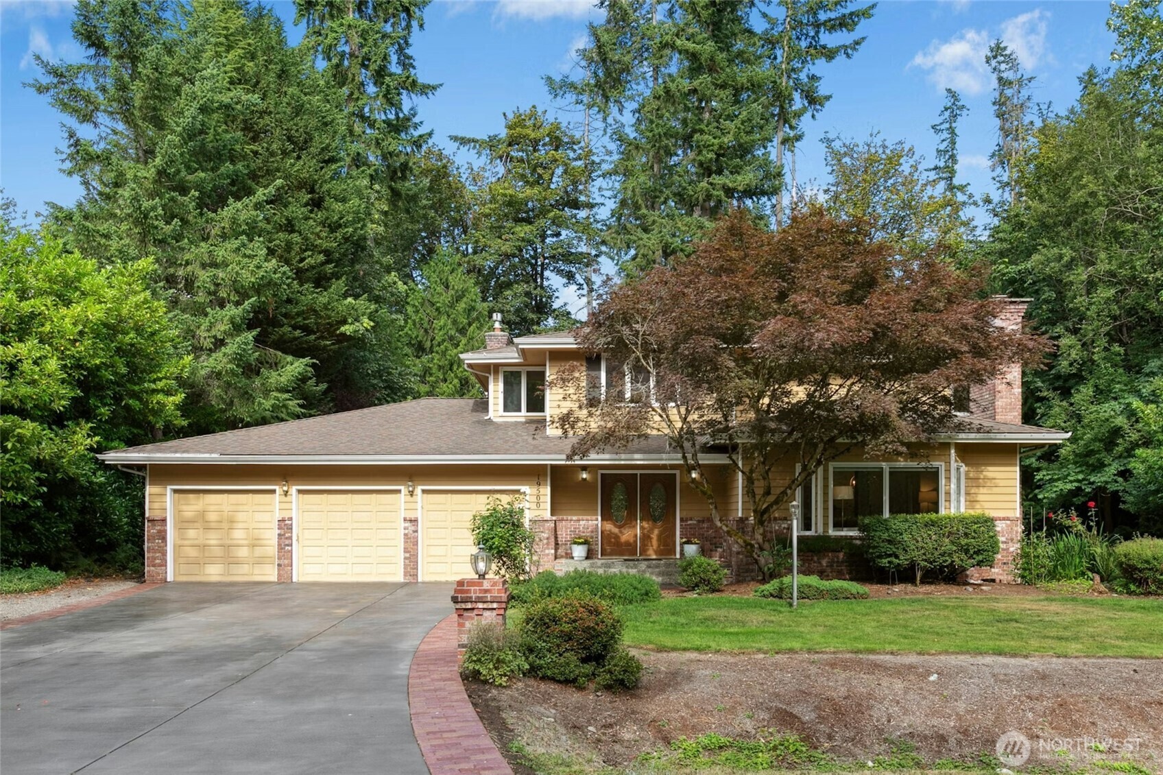 Property Photo: 19500 189th Place NE WA 98077