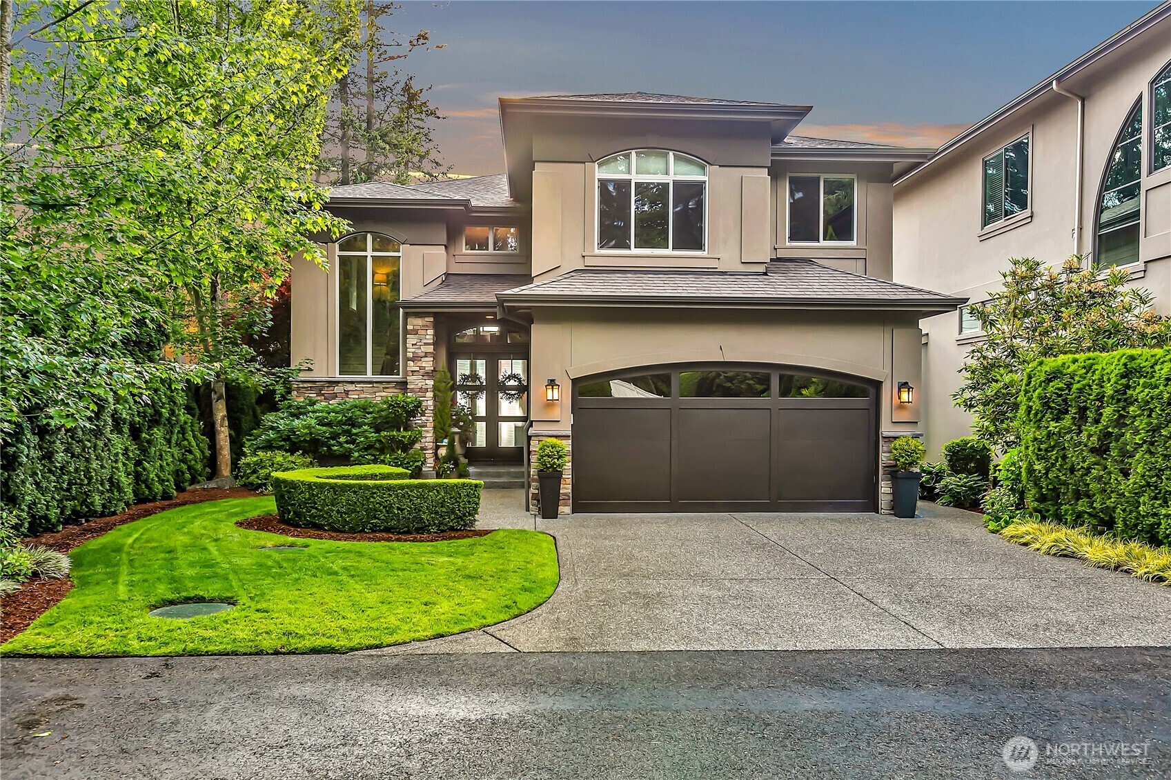 Property Photo: 29425 232nd Avenue SE WA 98010